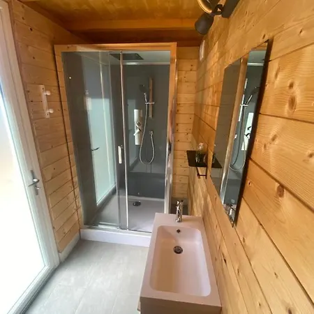 Privée Avec Piscine De 1 à 3 *